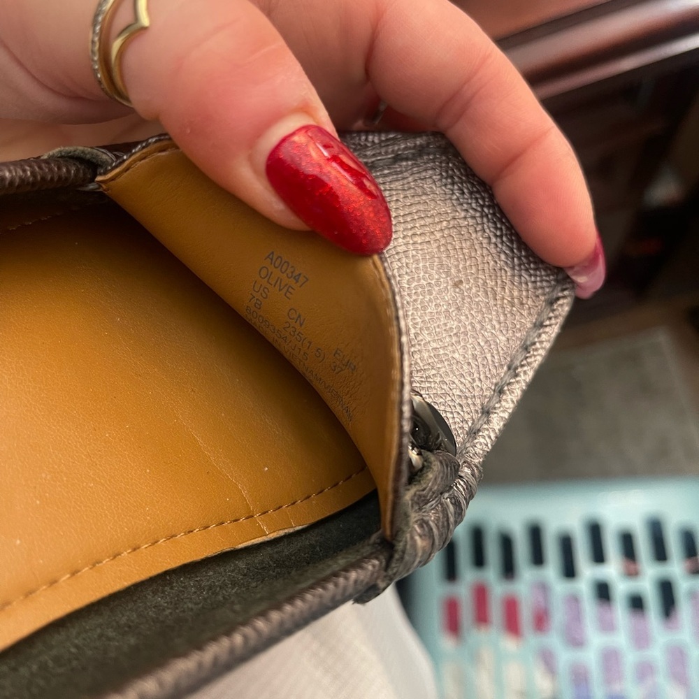 Coach olive loafers in metallic silver - Picture 4 of 5